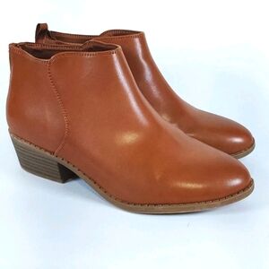 Old Navy Women's Tan Ankle Boots